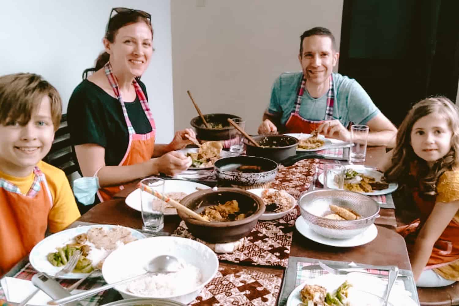 Cooking class in Sri Lanka with family