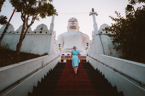 Bahirawakanda Vihara Buddha Statue